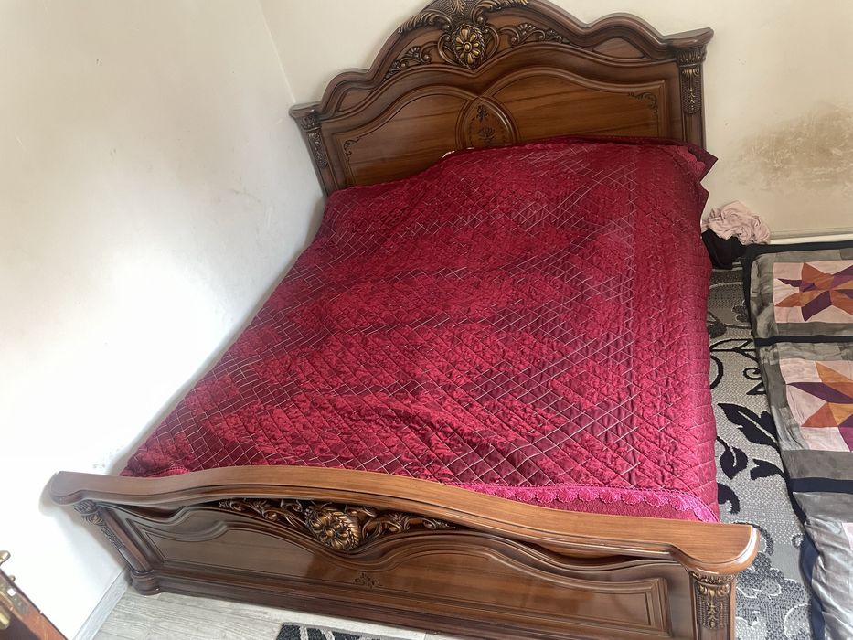 Кроват продам за