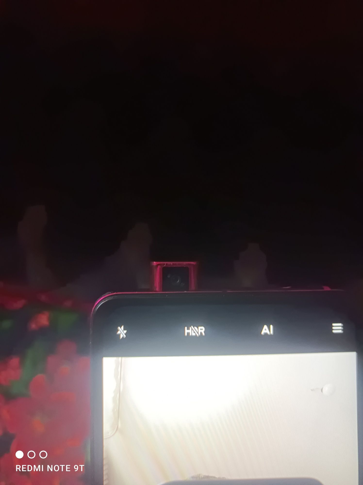 Xiaomi Mi 9T 4/64 Gb flagman sotiladi