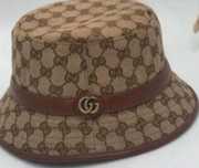 Set Gucci 3 articole(palarie +esarfa +portofel),saculet, etichetă
