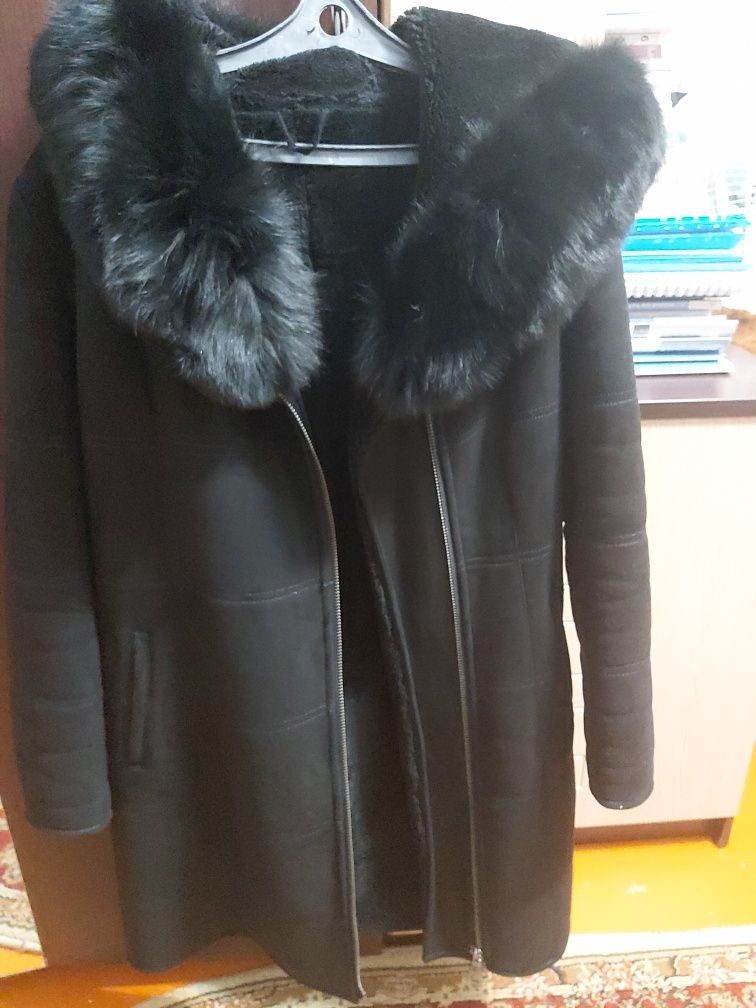 Продам зимнюю дубленку женскую
