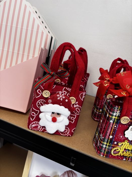Коледни чанти.