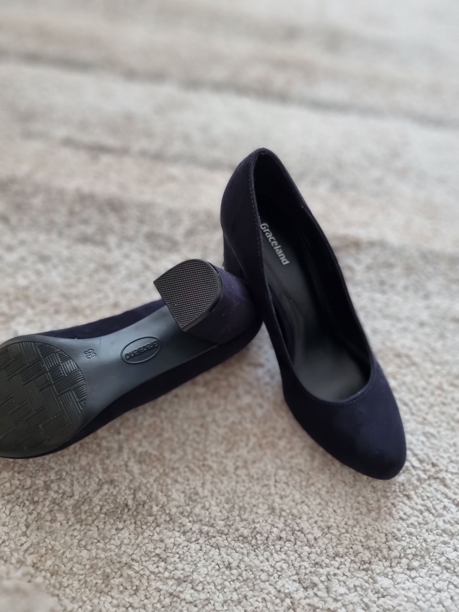 Pantofi cu toc marimea 36
