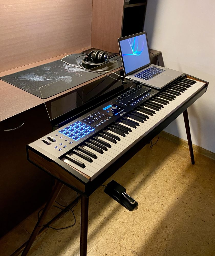 Arturia KeyLab 88 MkII Black edition + стойка (MIDI keyboard)