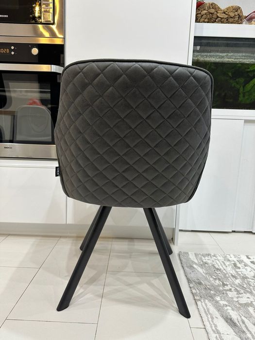 Трапезен стол с подлакътници