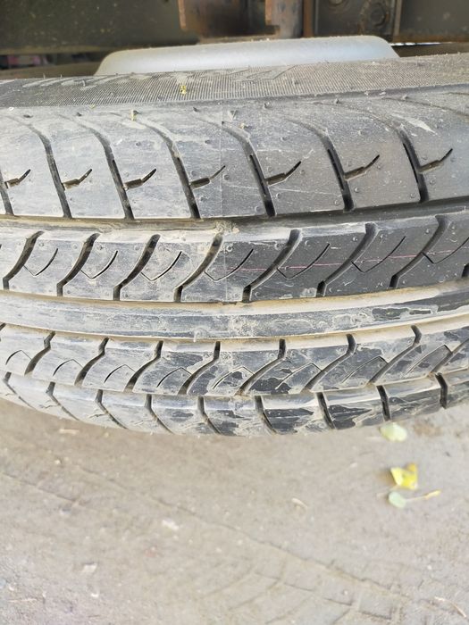 Продам шины 4 штуки бу, 1 новая