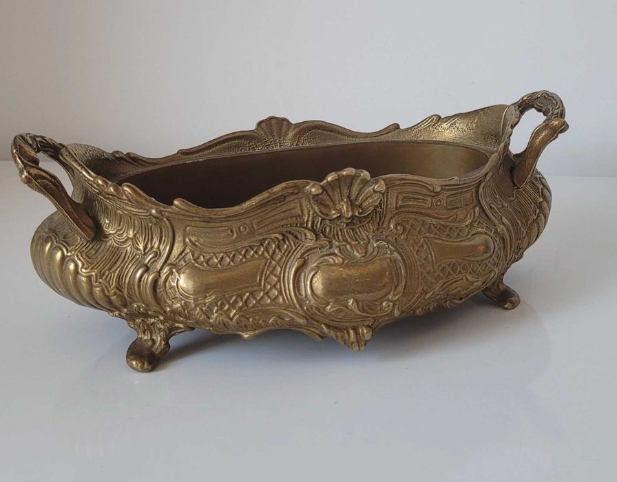 Jardinieră veche din bronz,