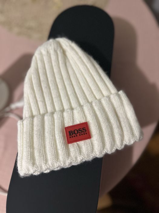 Зимна шапка Boss