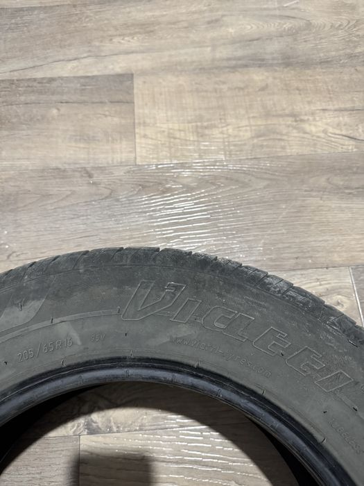 Продам 2шт летние шины  Viatti в олличном состоянии 205/65/16