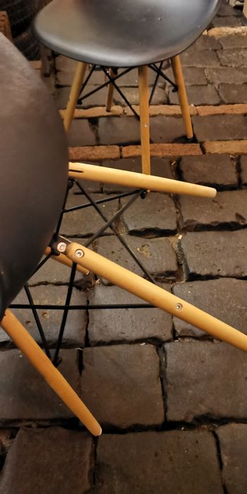 Scaune scandinave negru cu lemn Rico Negru