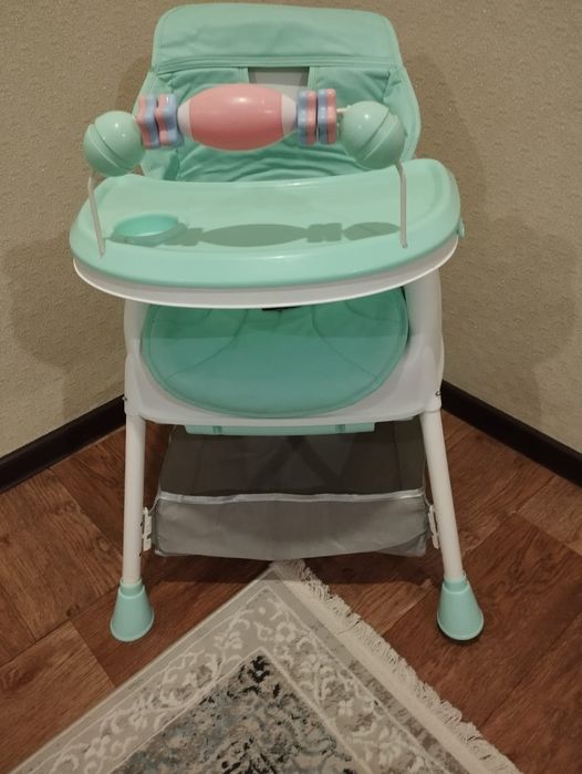 Детский стульчик для кормления