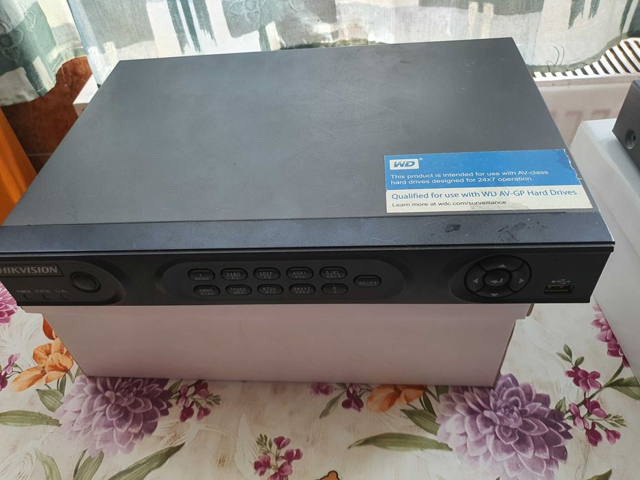 DVR HikVision DS-7204 HVI-ST/SE