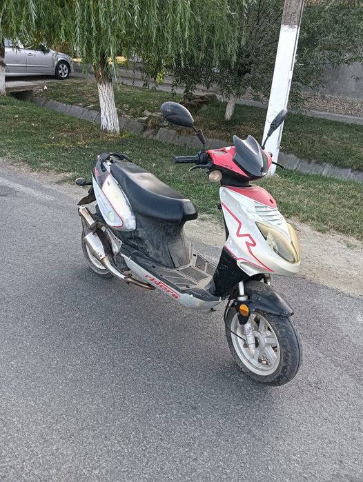 Vînd scuter de 50 cm