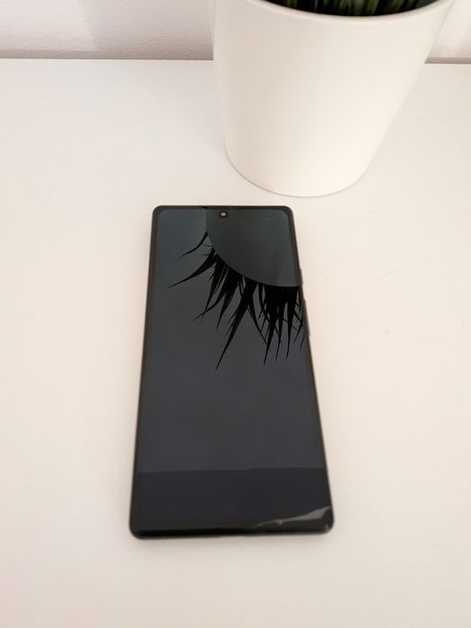 Телефон Google Pixel 6