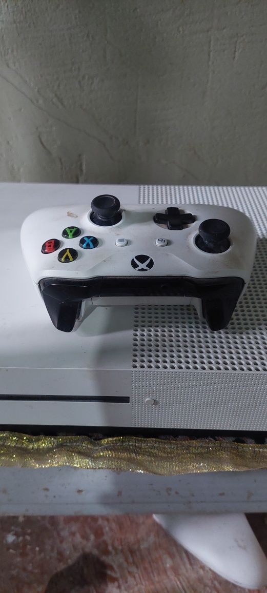 Igravoy pristavka xbox one