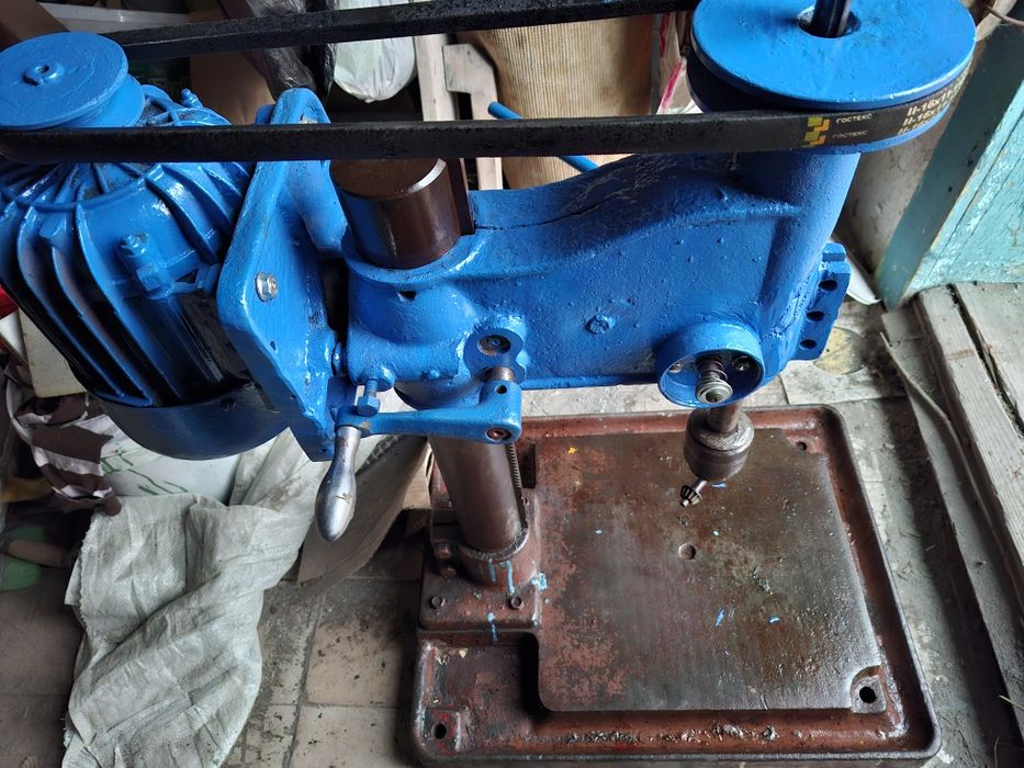 Продам сверлильный станок