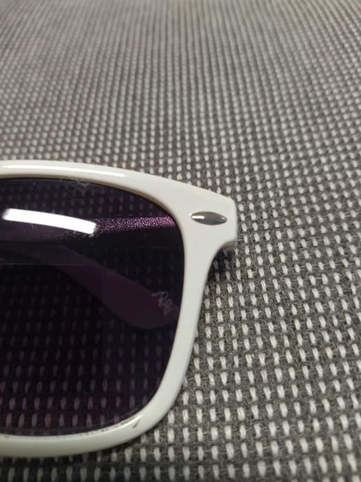 Swarovski/ Valentino/ Rey ban очила