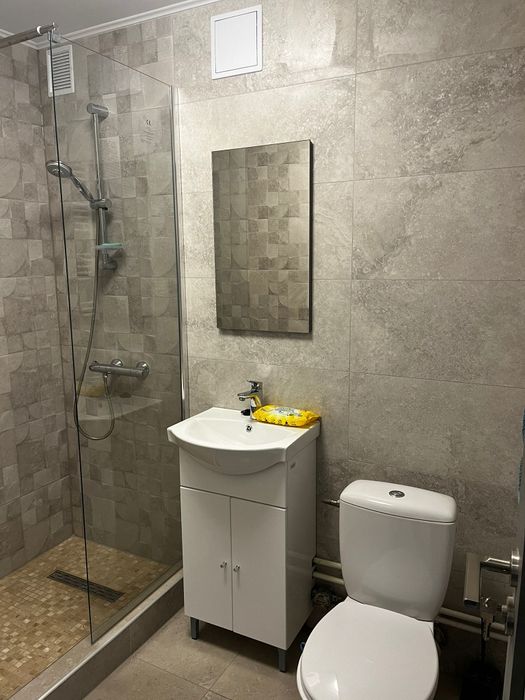 Închiriez gars conf 1