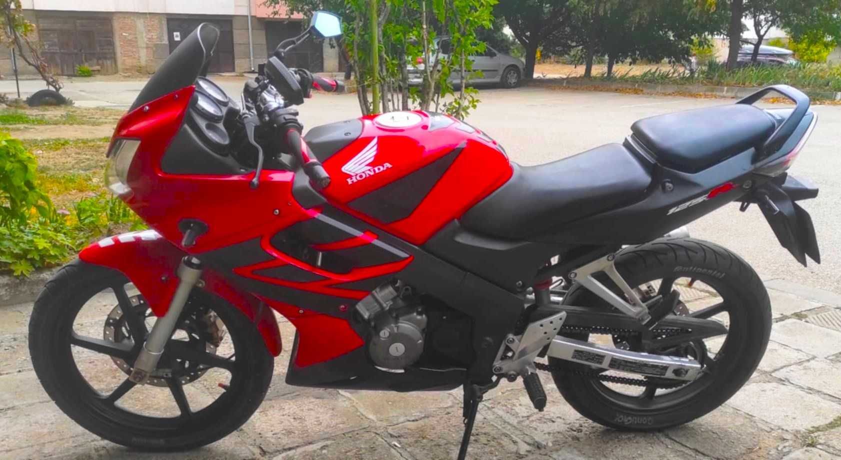 Honda  Cbr  125 r