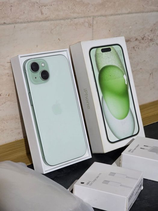 iPhone 15 Verde cu 100% Bateria