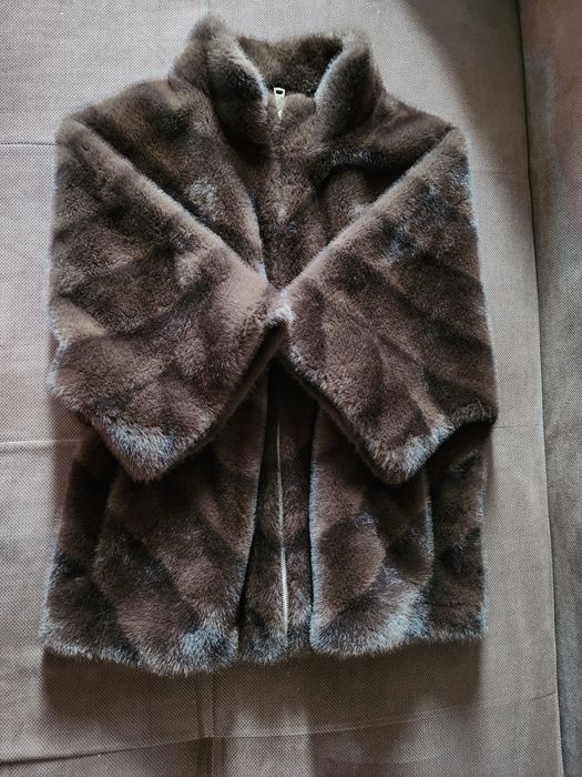 Дамско палто от еко косъм!