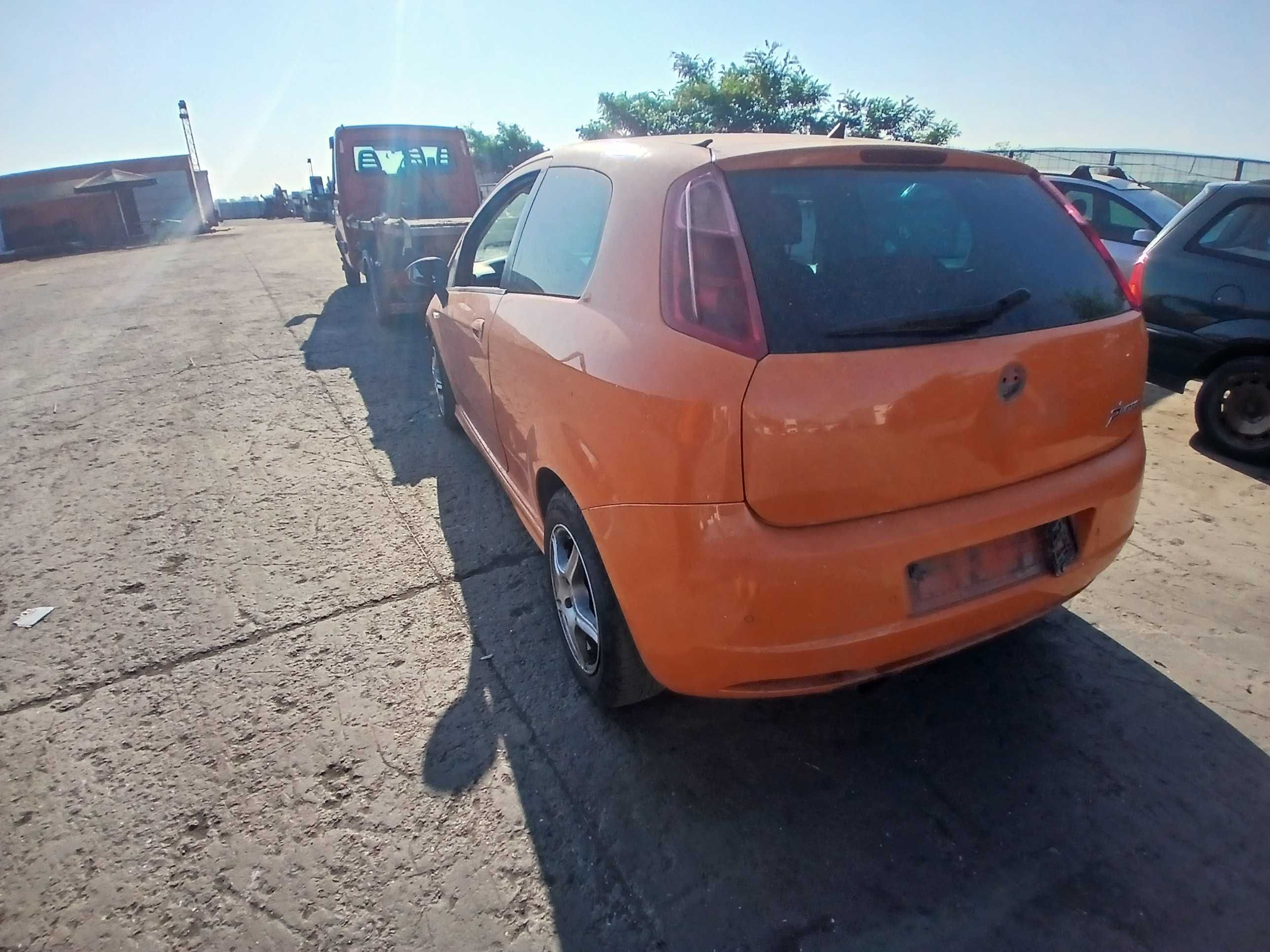 Dezmembrez fiat grande punto