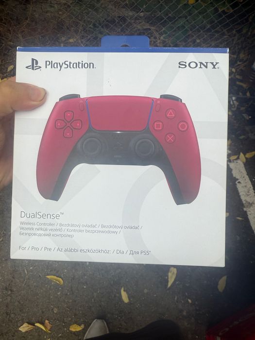 Плейстейшън 5 про в гаранция още година и половина