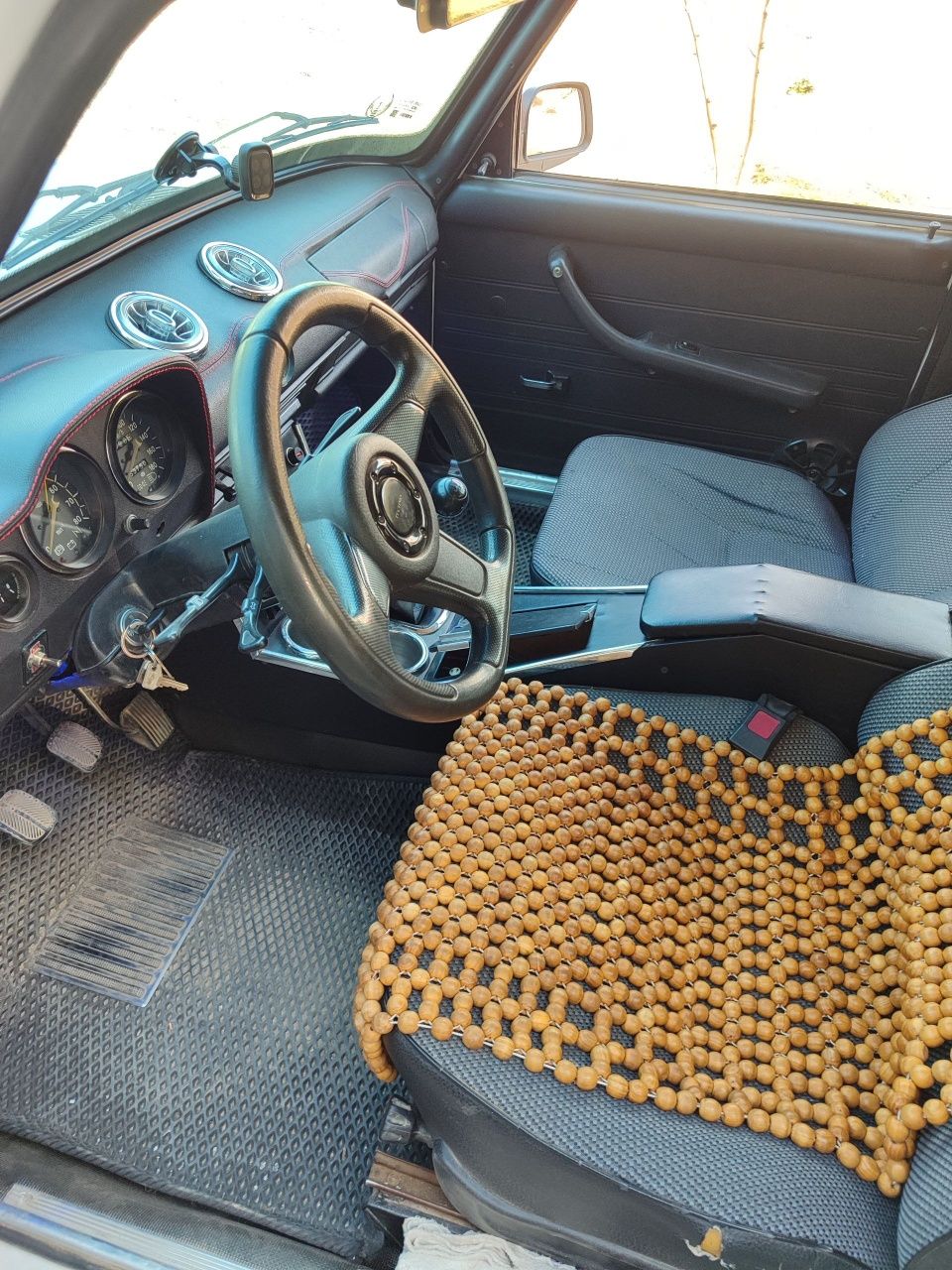 Vaz 2106 sotiladi