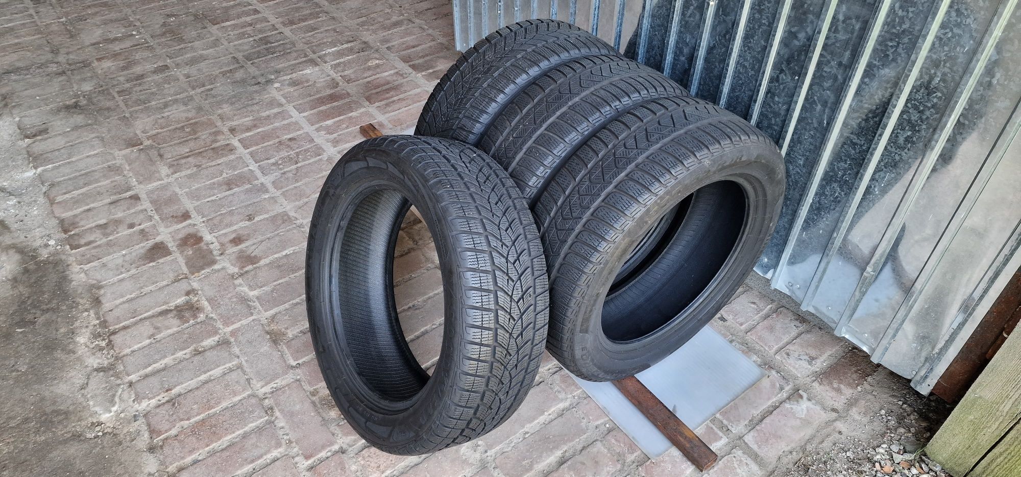 225/55 R18 - 2 anvelope - GoodYear - M+S - iarna - DOT: 2020 !