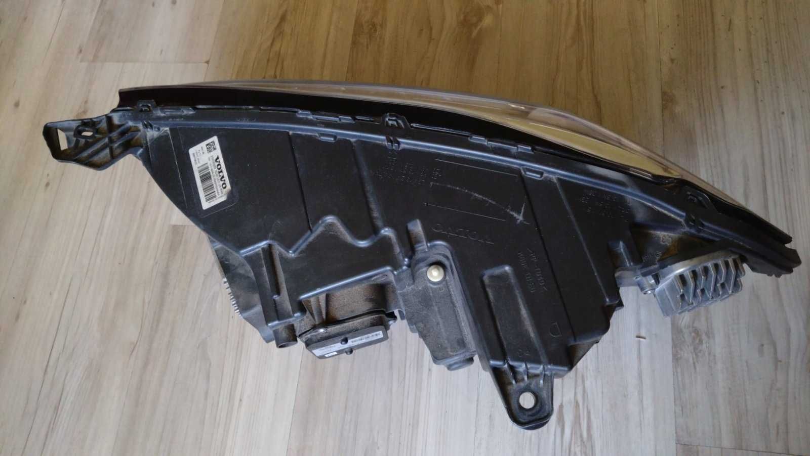 Фар за Volvo XC 90 2