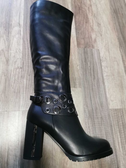 Нови дамски високи ботуши