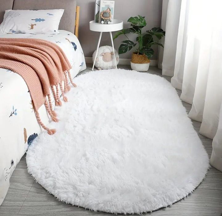 Covor Fluffy Pufos Oval, 5 culori disponibile in stoc 
Dimensiuni:80x1