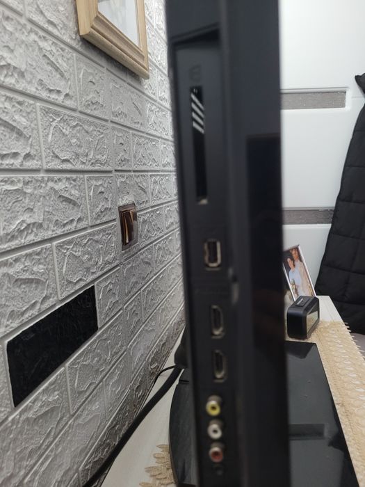 TV Sony Bravia  în stare folosit