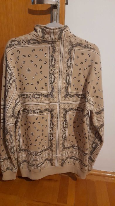 Hanorac Bershka, nou