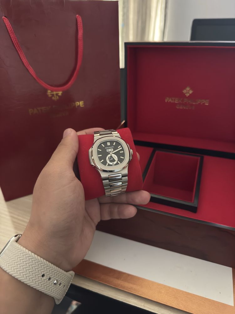 Элитные часы Patek Philippe Nautilus 5726