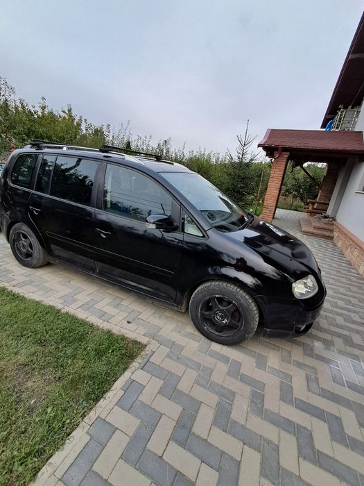 Vând Volkswagen touran