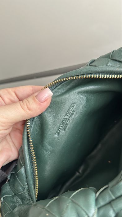 Bottega Veneta mini Jodie естествена кожа