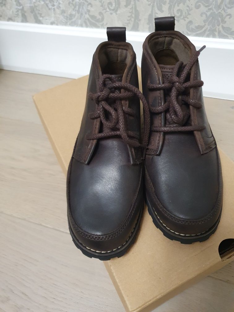 Ghete noi,băieți Timberland,mărimea 35 (tălpic 23cm)