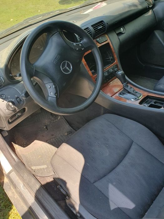 Vand bara fata , faruri , motor C220 automat