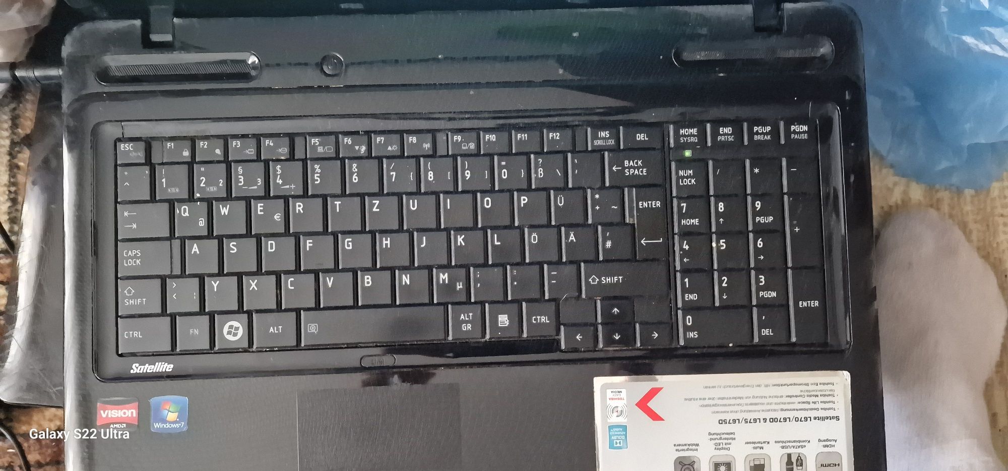 Лаптоп Toshiba продавам без зарядно