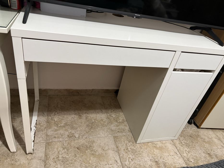 Тоалетка и бюро Ikea