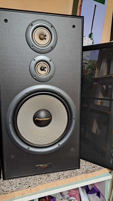 Vand boxe PIONEER model CS-9070   conectare prin cablu,  trei cai