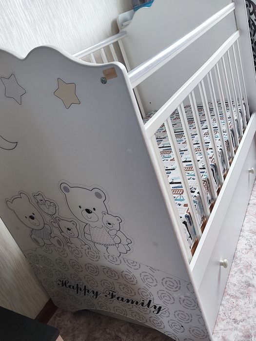 Продам детскую кроватку с маятником вместе с матрасом