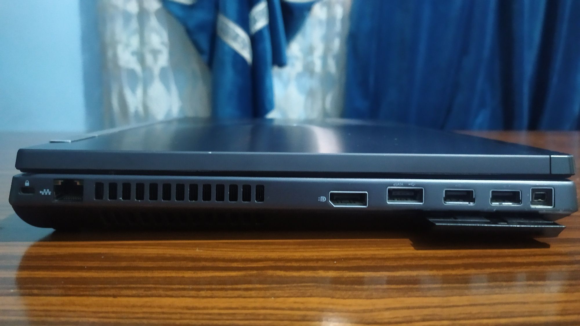 Ноутбук НР EliteBook 8570w
