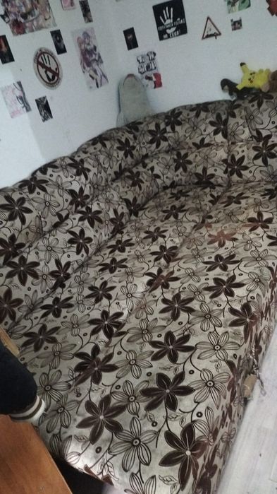 Отдам диван бесплатно,самовывоз