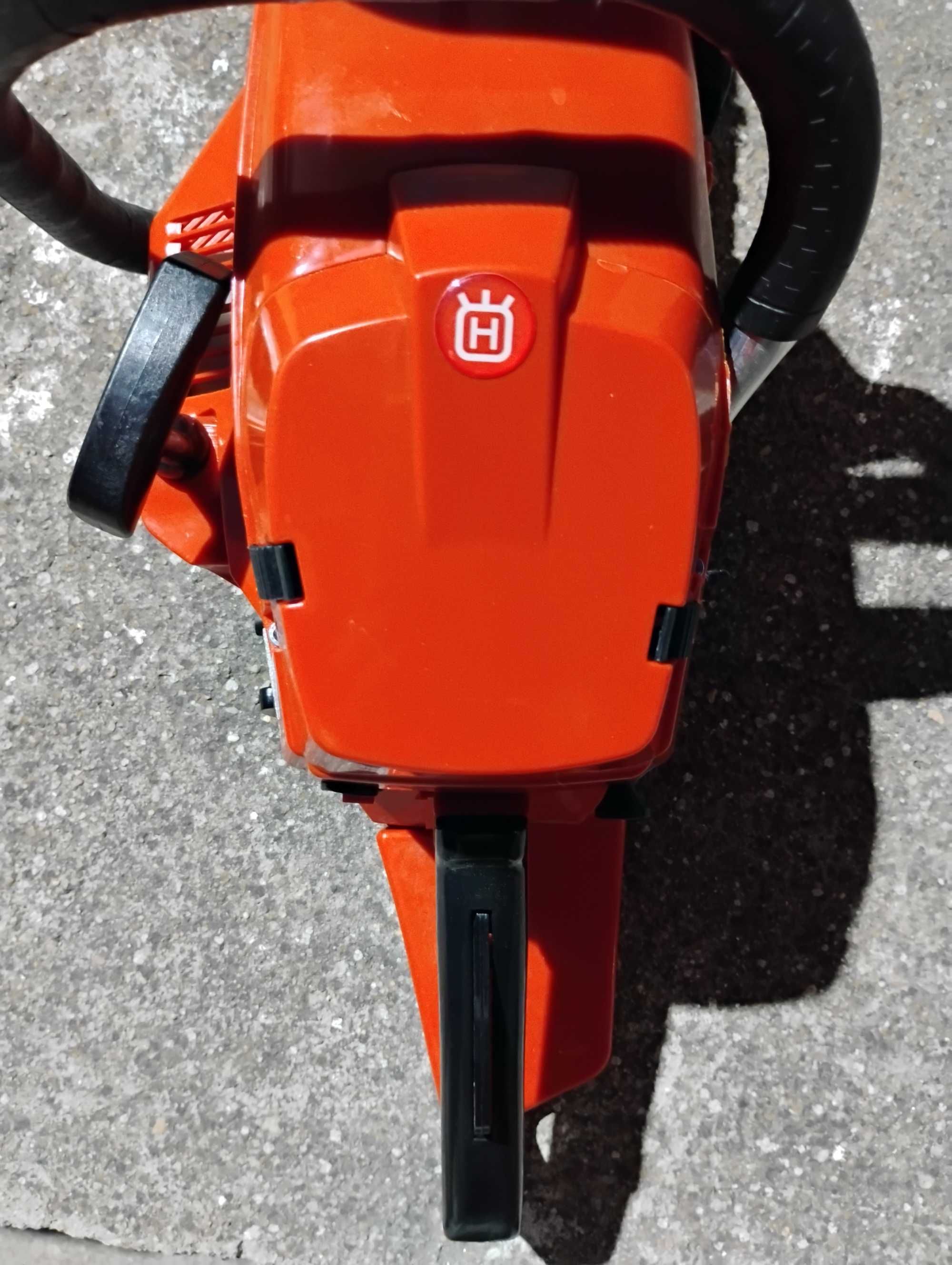 Husqvarna Верижен бензинен трион