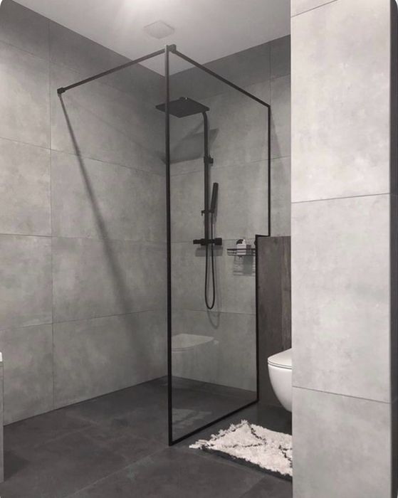 Установка душевых кабин и стеклянных ограждений и перила для лестницы