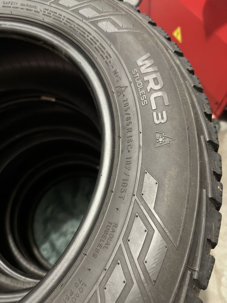 205/65 R16C 107/105 T  - Nokian WRC3 M+S Oficial