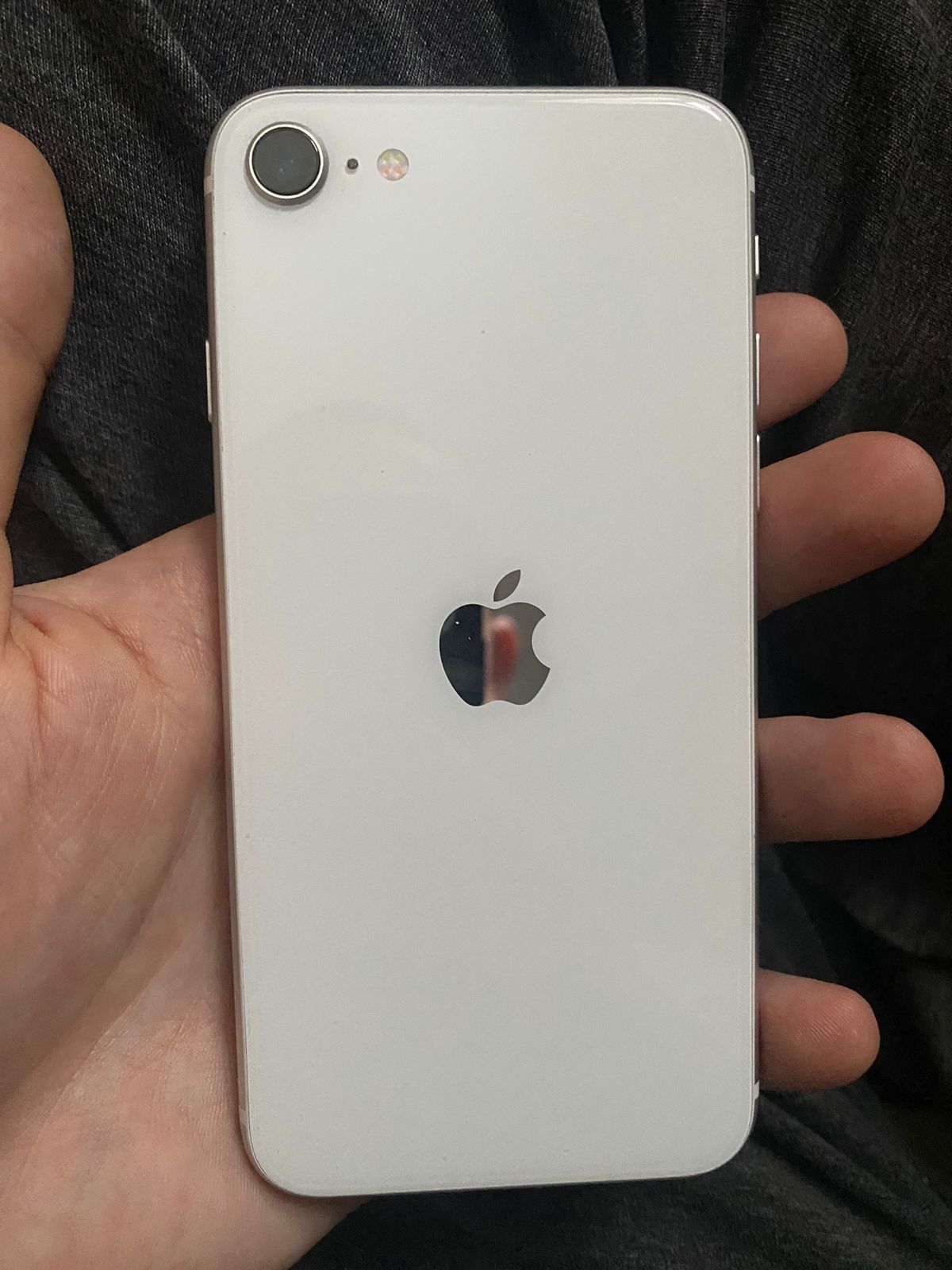 iPhone SE 2020 года