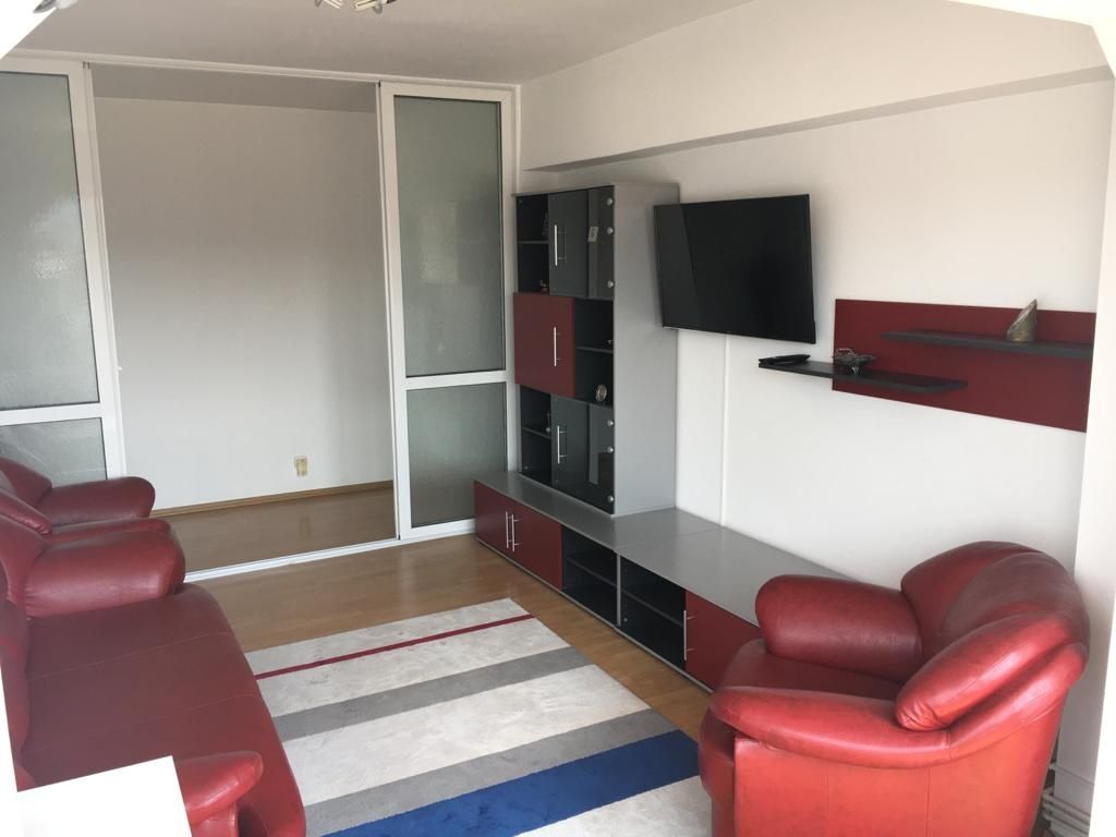 Închiriez apartament 2 camere central