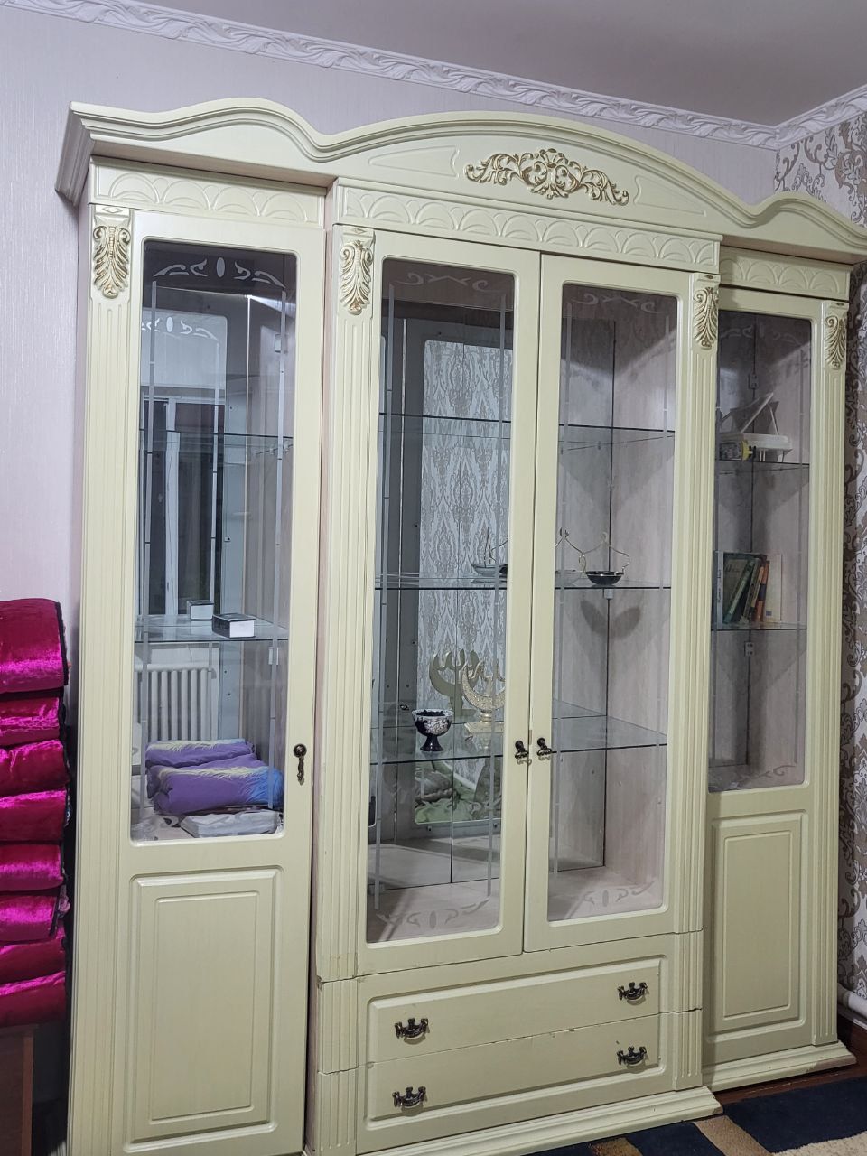 Продам медель в гостинную